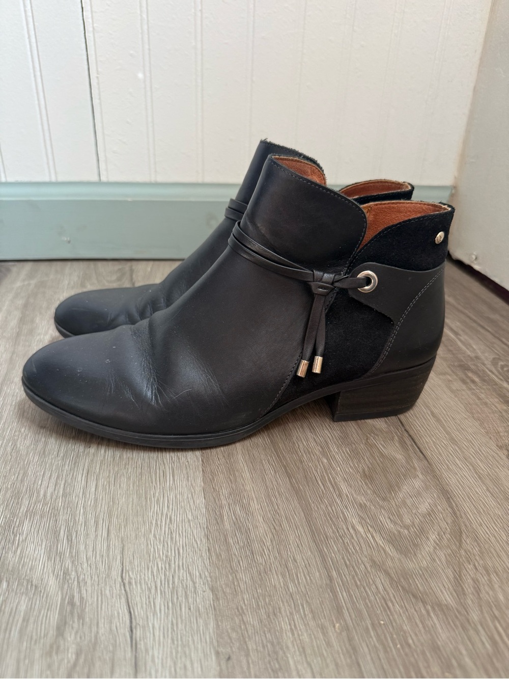 Pikolinos Daroca Ankle Boots Black Leather 
 women’s 8.5/ 9